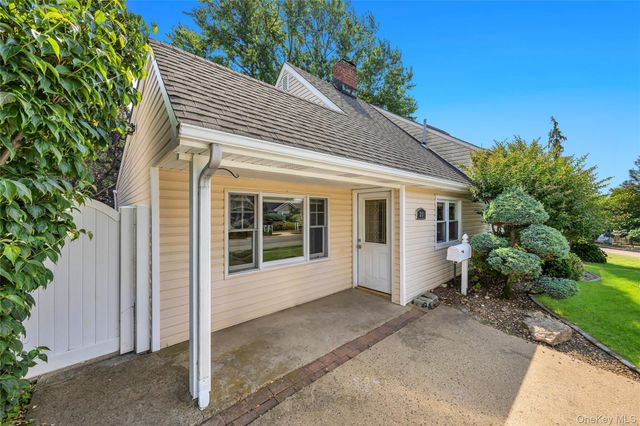 21 Horn Lane, Levittown, NY 11756