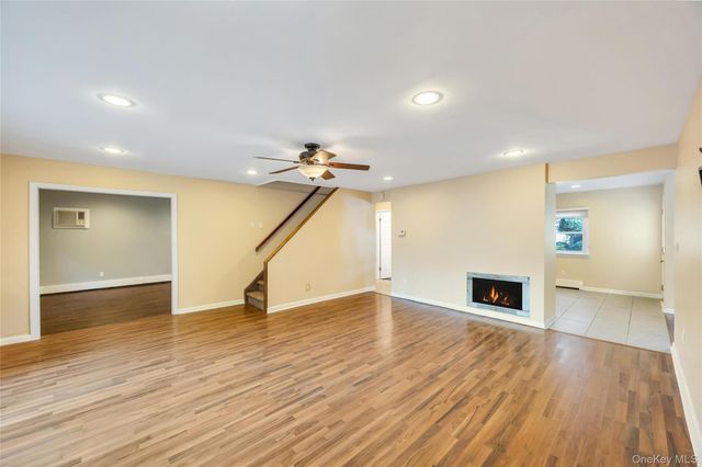 21 Horn Lane, Levittown, NY 11756