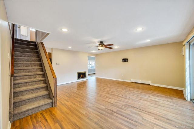 21 Horn Lane, Levittown, NY 11756