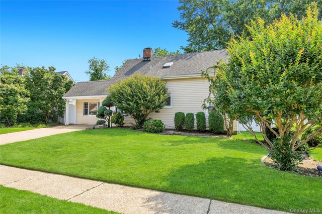 21 Horn Lane, Levittown, NY 11756