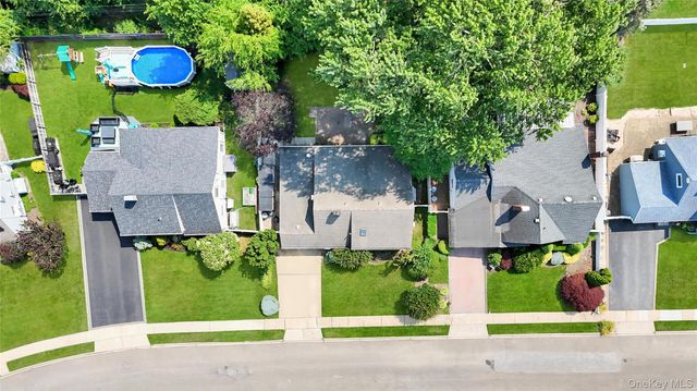 21 Horn Lane, Levittown, NY 11756