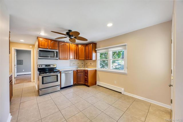 21 Horn Lane, Levittown, NY 11756