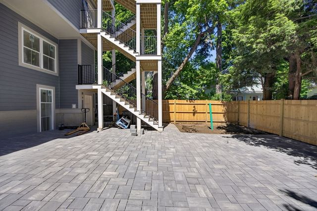 131 Hudson Street 2, Somerville, MA 02144