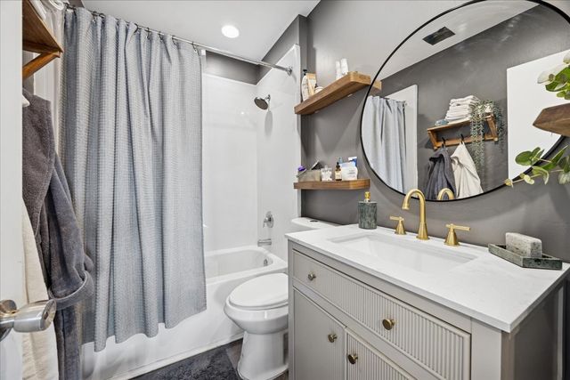 4707 River Drive, Lisle, IL 60532