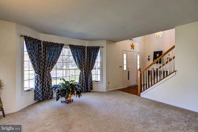 19 PONDS END DR, Downingtown, PA 19335