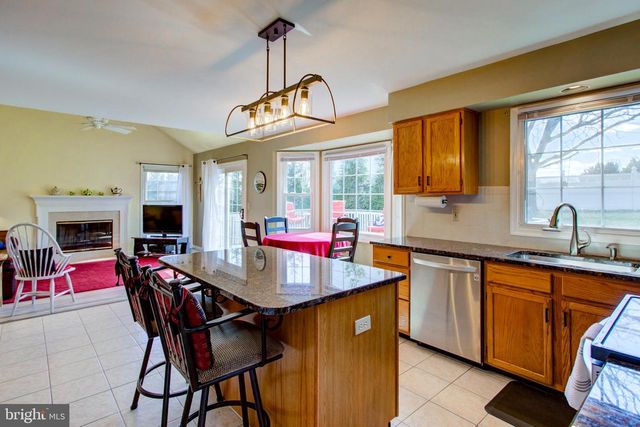 19 PONDS END DR, Downingtown, PA 19335