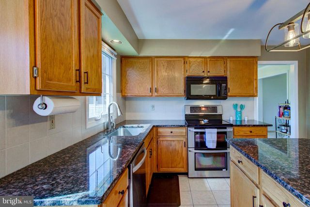 19 PONDS END DR, Downingtown, PA 19335