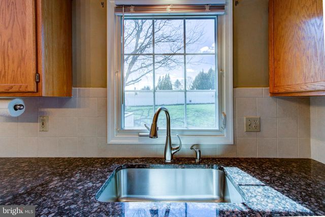 19 PONDS END DR, Downingtown, PA 19335