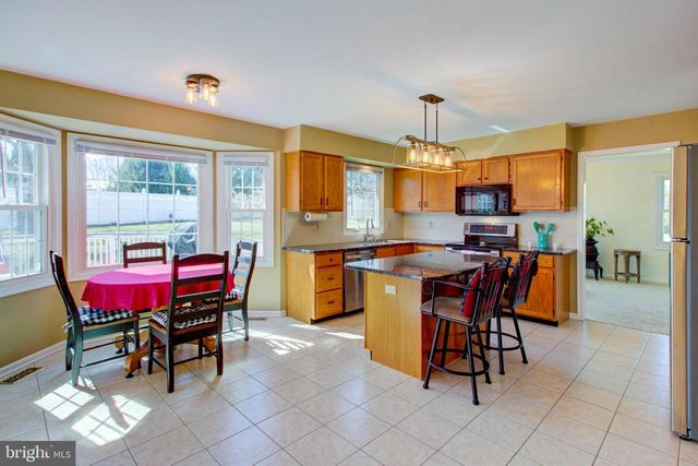 19 PONDS END DR, Downingtown, PA 19335