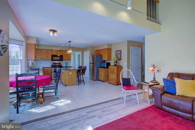 19 PONDS END DR, Downingtown, PA 19335