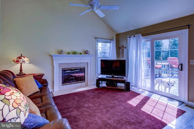 19 PONDS END DR, Downingtown, PA 19335