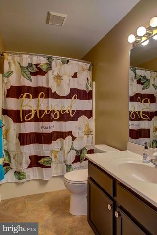 19 PONDS END DR, Downingtown, PA 19335