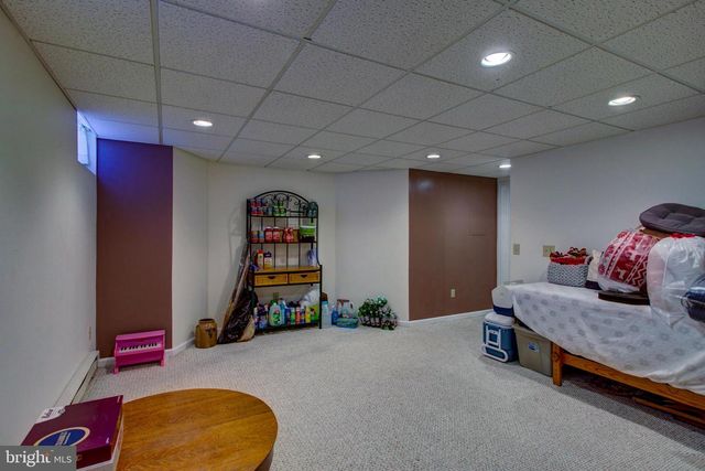 19 PONDS END DR, Downingtown, PA 19335