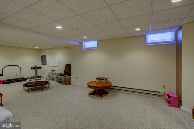 19 PONDS END DR, Downingtown, PA 19335