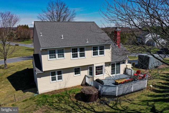 19 PONDS END DR, Downingtown, PA 19335