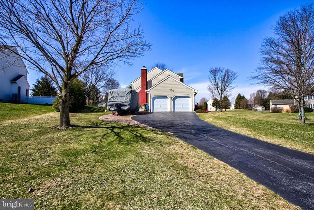 19 PONDS END DR, Downingtown, PA 19335