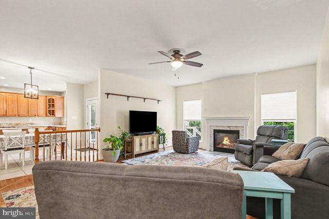 15812 IBSEN PL, Dumfries, VA 22025