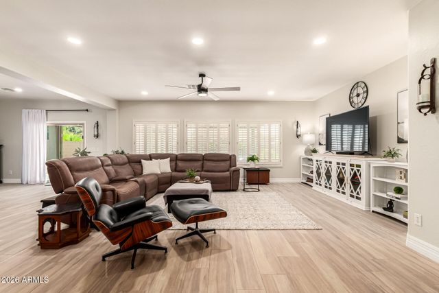 10035 W PATRICK Lane, Peoria, AZ 85383