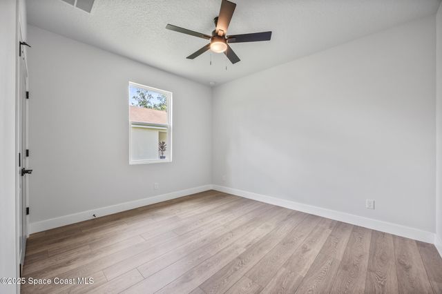 825 Santo Domingo Avenue SW, Palm Bay, FL 32908