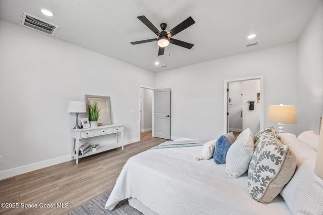 825 Santo Domingo Avenue SW, Palm Bay, FL 32908