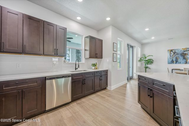 825 Santo Domingo Avenue SW, Palm Bay, FL 32908