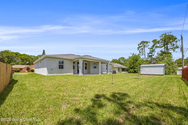 825 Santo Domingo Avenue SW, Palm Bay, FL 32908