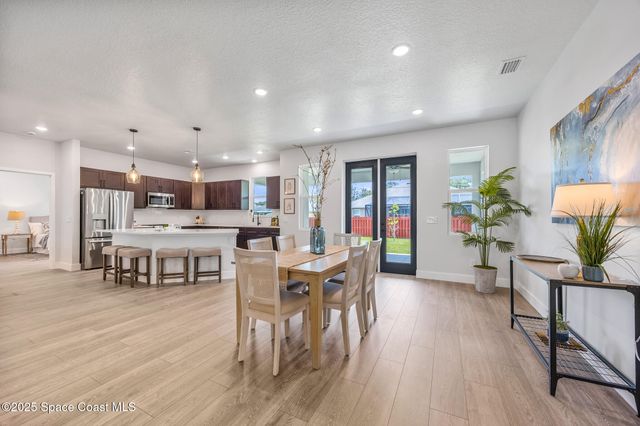 825 Santo Domingo Avenue SW, Palm Bay, FL 32908