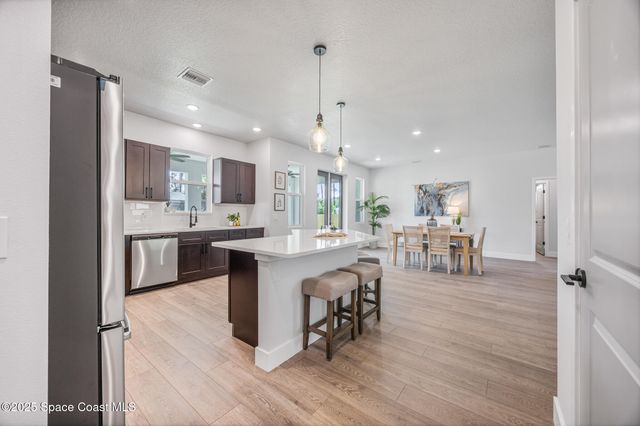 825 Santo Domingo Avenue SW, Palm Bay, FL 32908