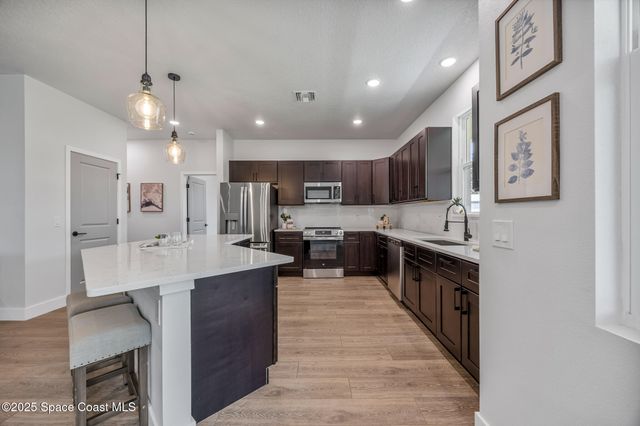 825 Santo Domingo Avenue SW, Palm Bay, FL 32908