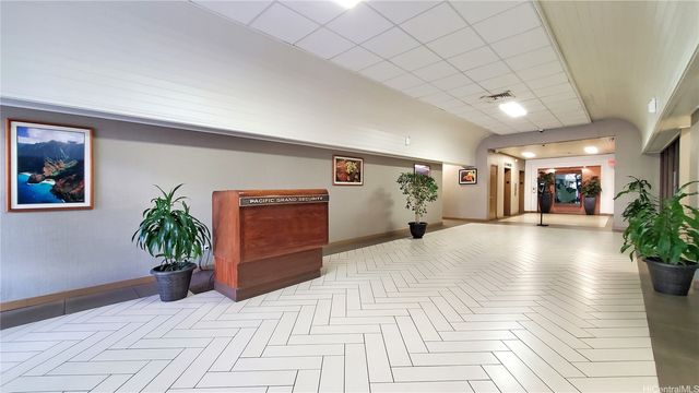 747 Amana Street 1617, Honolulu, HI 96814