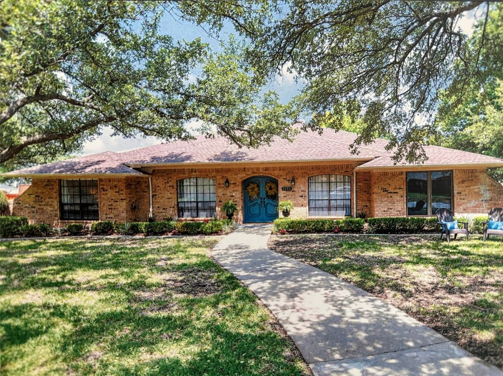 1713 Iroquois Drive, Garland, TX 75043
