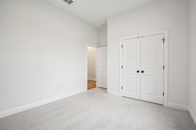 581 Treadwell LN, Kyle, TX 78640