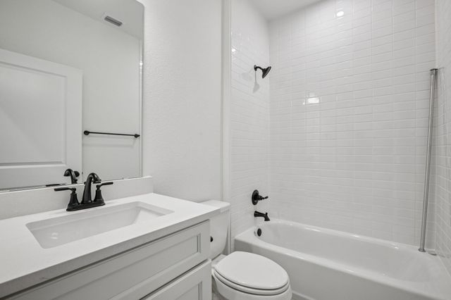 581 Treadwell LN, Kyle, TX 78640