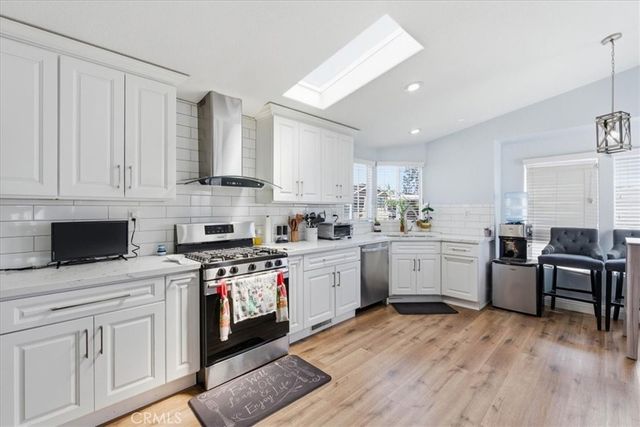 23301 Ridge Route 154, Laguna Hills, CA 92653