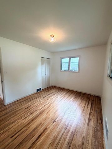 738 22nd Avenue N, South Saint Paul, MN 55075