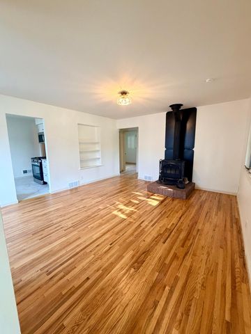 738 22nd Avenue N, South Saint Paul, MN 55075