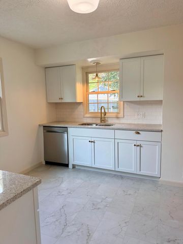738 22nd Avenue N, South Saint Paul, MN 55075