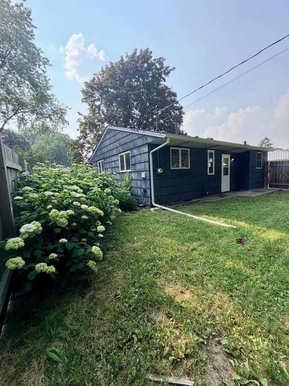 738 22nd Avenue N, South Saint Paul, MN 55075
