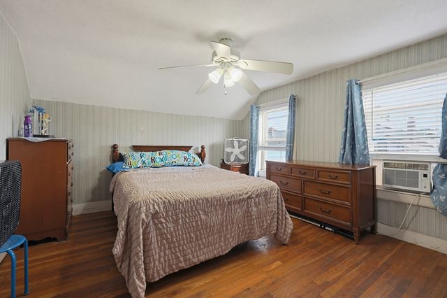 44 Myrtle St, Medford, MA 02155