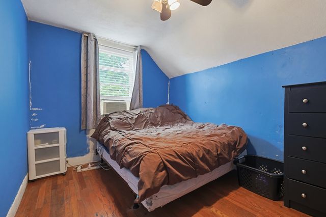 44 Myrtle St, Medford, MA 02155