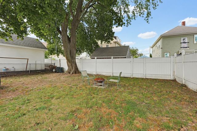44 Myrtle St, Medford, MA 02155