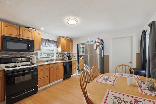 44 Myrtle St, Medford, MA 02155