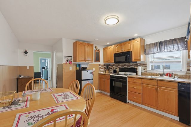 44 Myrtle St, Medford, MA 02155