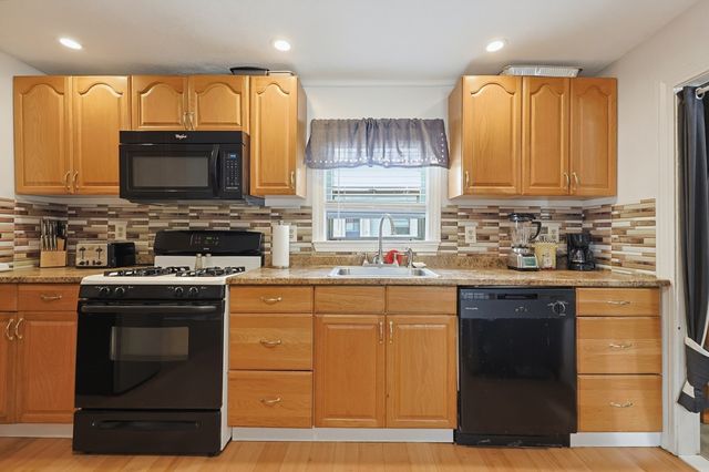 44 Myrtle St, Medford, MA 02155