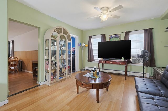 44 Myrtle St, Medford, MA 02155