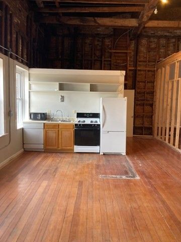 243 Main St 6, Northampton, MA 01060