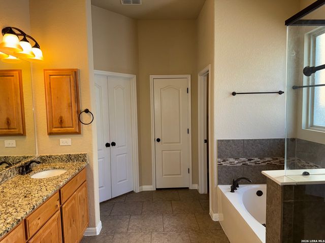 9827 Catell, Boerne, TX 78006