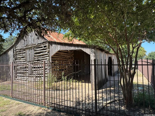 9827 Catell, Boerne, TX 78006