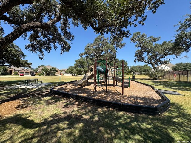 9827 Catell, Boerne, TX 78006