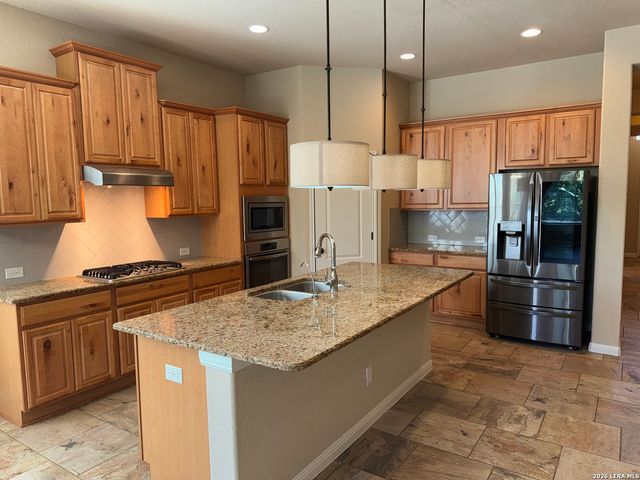9827 Catell, Boerne, TX 78006